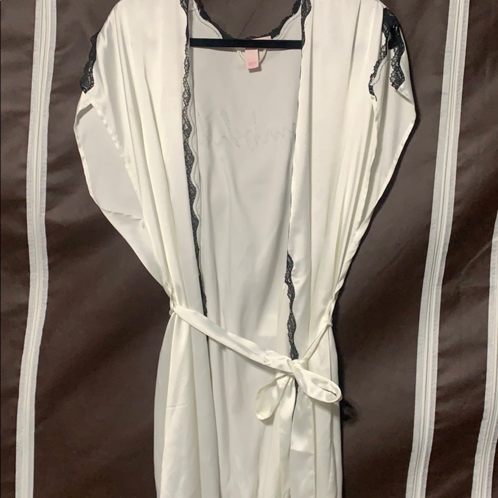 Victoria Secret Robe in White size L